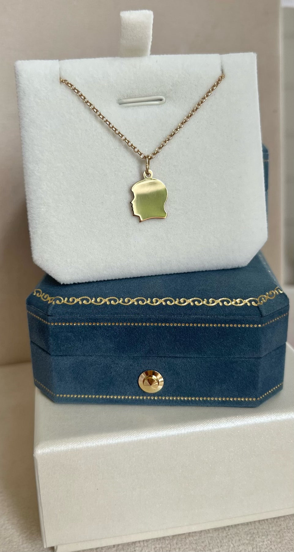 Petite Heirloom Silhouette Necklace 14K Gold