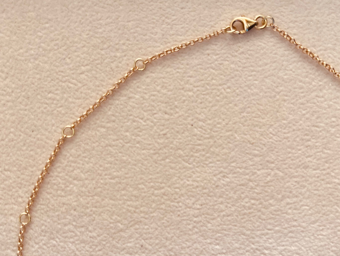 Petite Heirloom Silhouette Necklace 14K Gold