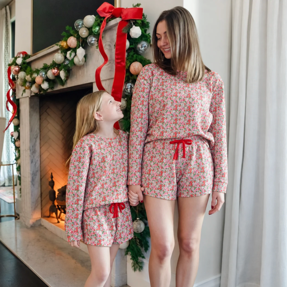 Stella Girls' Sweatshirt Short Set - Floral Noel
