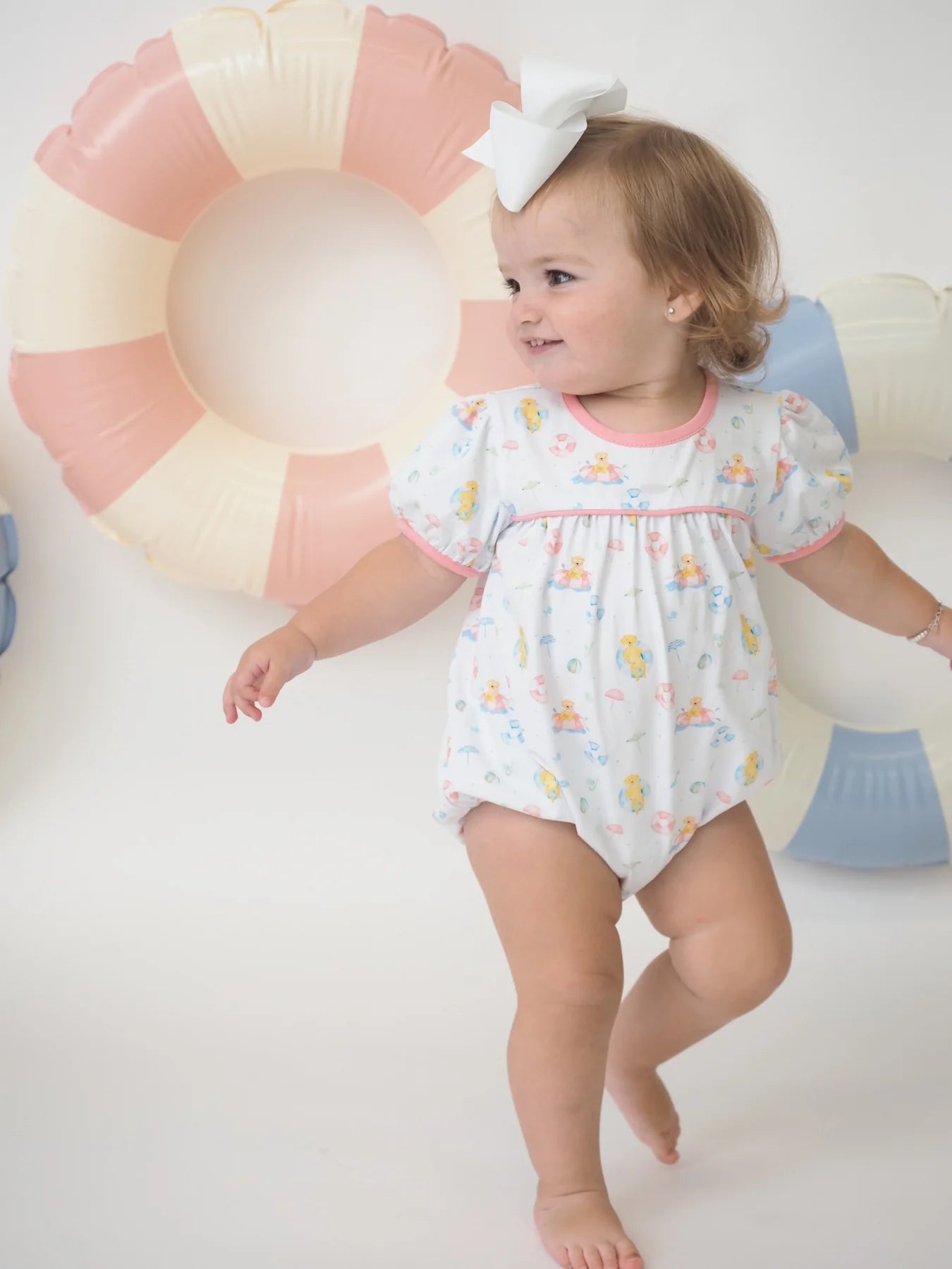 Blythe Bubble - Poolside Paws