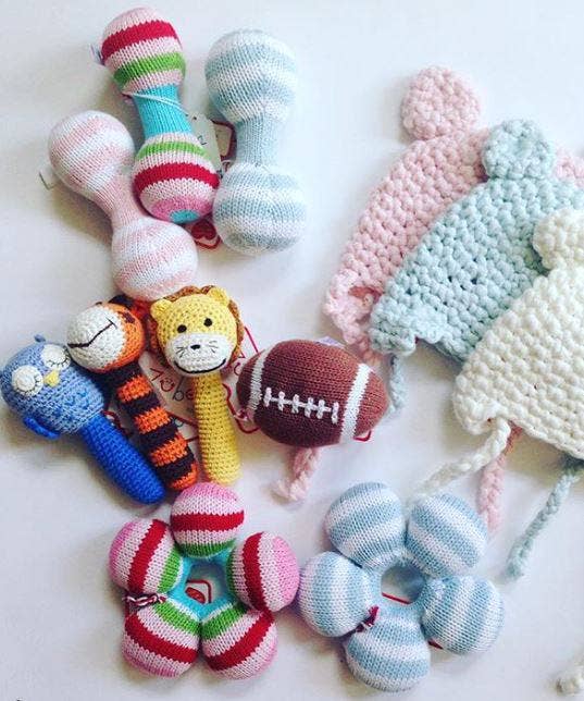 Dumbbell Hand-Knit Rattle - 2 Colors